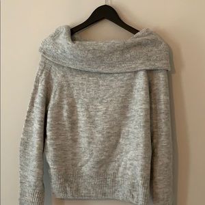 Off the shoulder sweater H&M